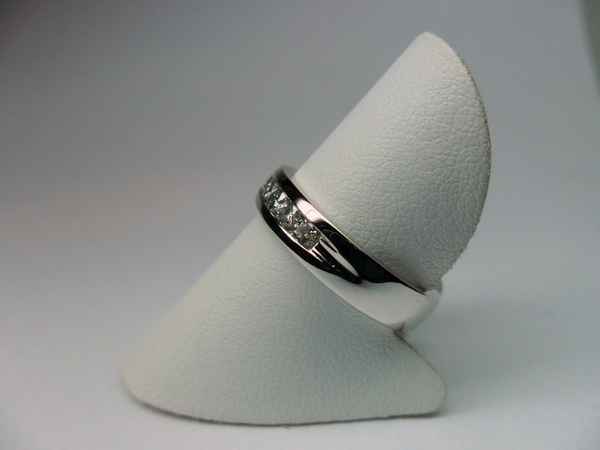 Rail Ring Witgoud 0.52 crt.